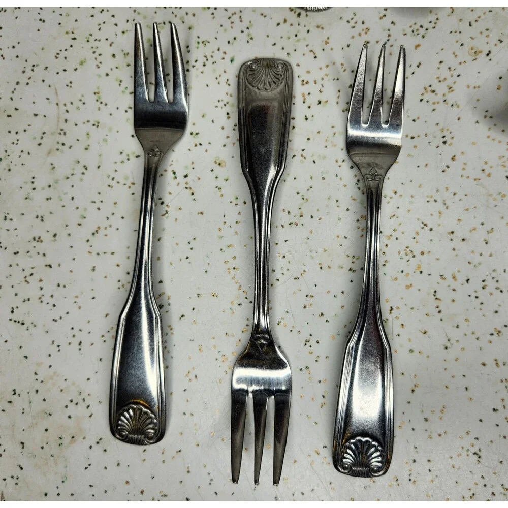 Rogers Stainless Antique Shell Stanley Roberts 18/0 Flatware Silverware 13 Pcs
